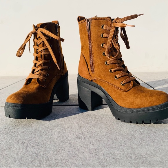 Bamboo Tractor Chunky Heel Platform Lace Up Boots - Picture 1 of 8